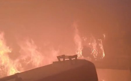 Sumqayıtda mebel sexi yandı - VİDEO