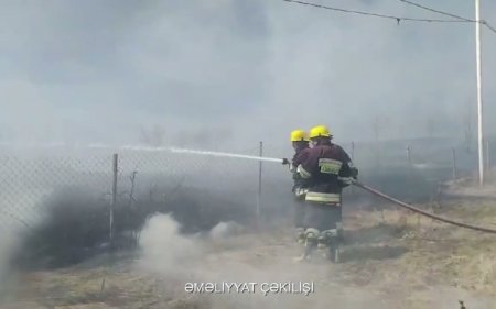 Kürdəmirdə açıq ərazidə yanğın olub