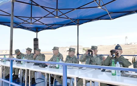 Generallar döyüş atışlı taktiki təlimi izlədilər