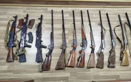 Qanunsuz saxlanılan 10 tüfəng aşkarlanıb