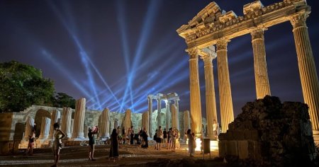 Türkiyənin “Gecə Muzeyləri” layihəsi üçüncü mövsümə başlayıb: Turistlər gecələr də muzeylərə daxil ola biləcək