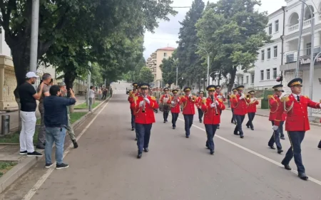 Xankəndidə hərbçilərin yürüşü keçirildi