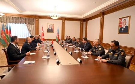 Zakir Həsənov Selçuk Bayraktarı qəbul etdi
