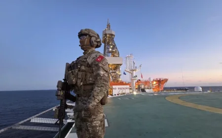 Türkiyə və Somali hərbçiləri piratlar tərəfindən ələ keçirilmiş gəmini azad etdi