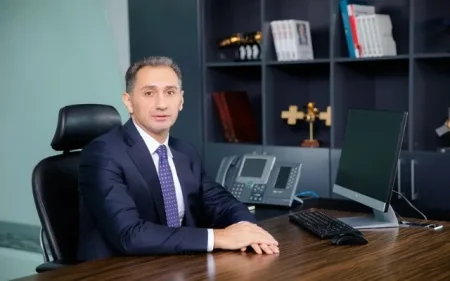 Rəşad Nəbiyev medal qazanan idmançıları təbrik edib